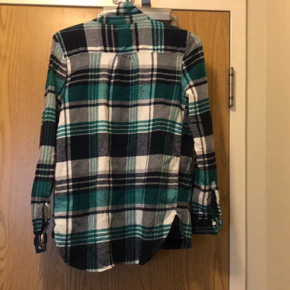 🔥🔥5 items for $25🔥🔥 GAP flannel XS! - Picture 3 of 3